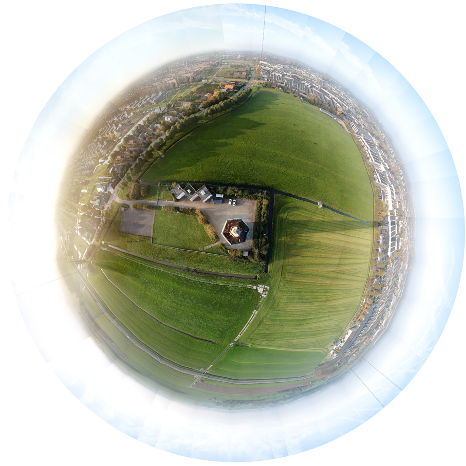 360 graden panorama, fotografisch kunstwerk, van het landschap gezien vanaf de Gerbrandytoren, de zendmast Lopik in IJsselstein te Utrecht. Het is de hoogste constructie van nederland.